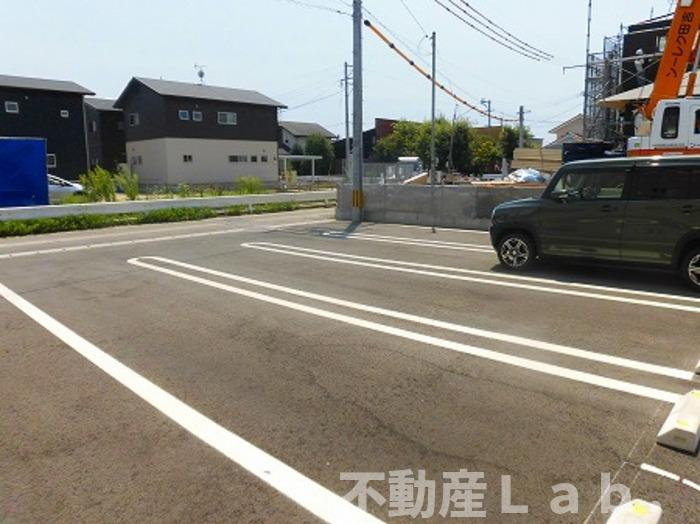 エストラーダ野口の駐車場