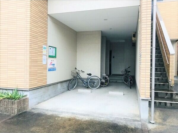 コーポすずなのエントランス