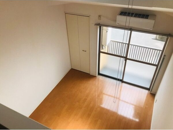 コーポすずなの居間・リビング