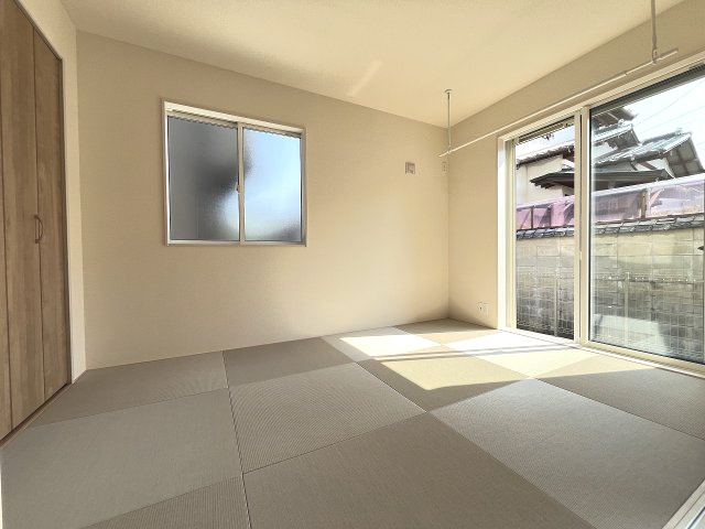 【和室】 | 福岡市早良区有田5丁目　1号棟（全2棟）【仲介手数料無料・0円】 | 現地写真。1階和室です。