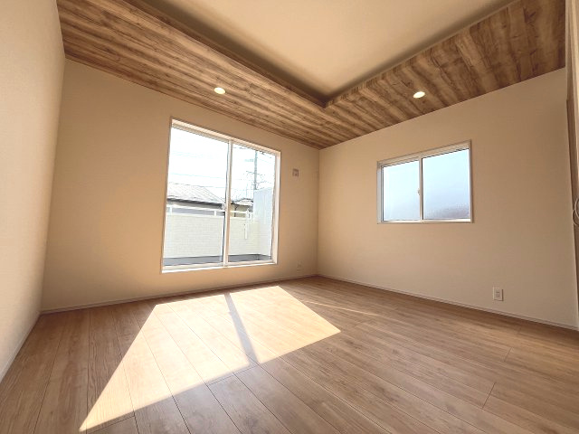 【寝室】 | 福岡市早良区有田5丁目　1号棟（全2棟）【仲介手数料無料・0円】 | 現地写真。2階主寝室です。