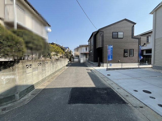 【その他】 | 福岡市早良区有田5丁目　1号棟（全2棟）【仲介手数料無料・0円】 | 現地写真。前面道路です。