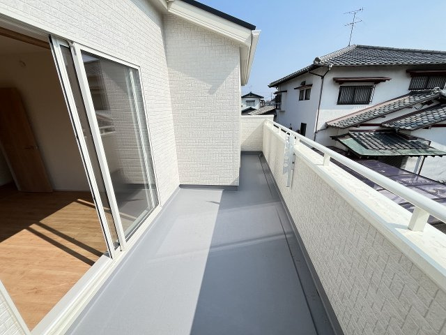 【バルコニー】 | 福岡市早良区有田5丁目　1号棟（全2棟）【仲介手数料無料・0円】 | 現地写真。