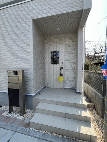 【玄関】 | 福岡市早良区有田5丁目　1号棟（全2棟）【仲介手数料無料・0円】 | 現地写真。