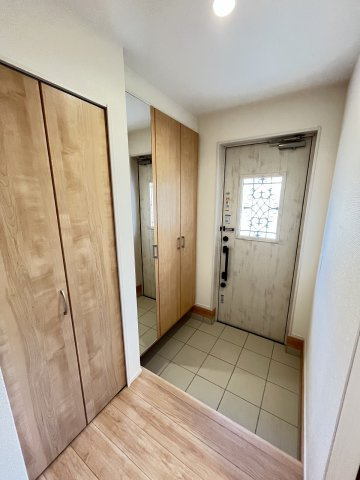 【玄関】 | 福岡市早良区有田5丁目　1号棟（全2棟）【仲介手数料無料・0円】 | 現地写真。