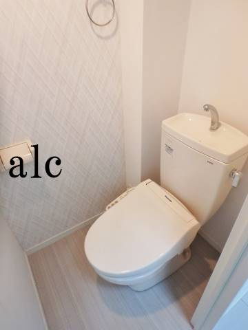 Stage中野Ⅱ(ステージ中野 Ⅱ)のトイレ|ウォシュレット付温水便座