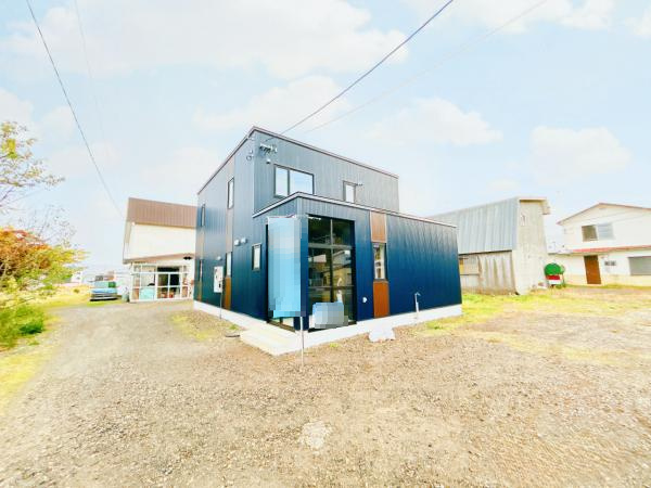 【外観】 | 紋別郡遠軽町西町３丁目３－２６０　中古売家 | 【住宅ローン減税対象】価格には消費税、リフォーム費用を含みます。自