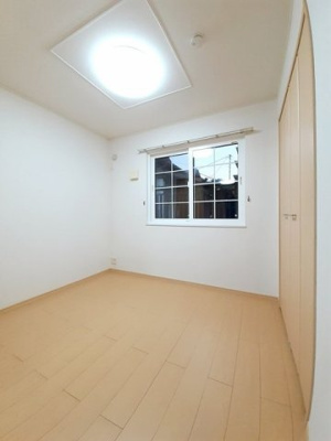 【内装】 | ギャランＢ | 明るい室内です