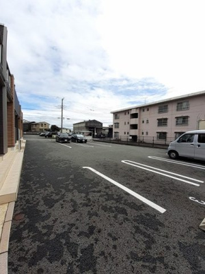 【駐車場】 | エルグラード泉 | 駐車場があります