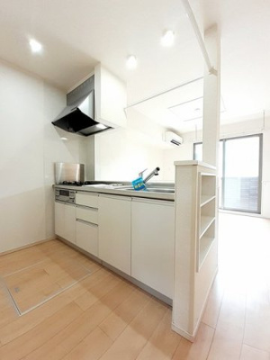 【キッチン】 | エルグラード泉 | お料理しやすいキッチンです