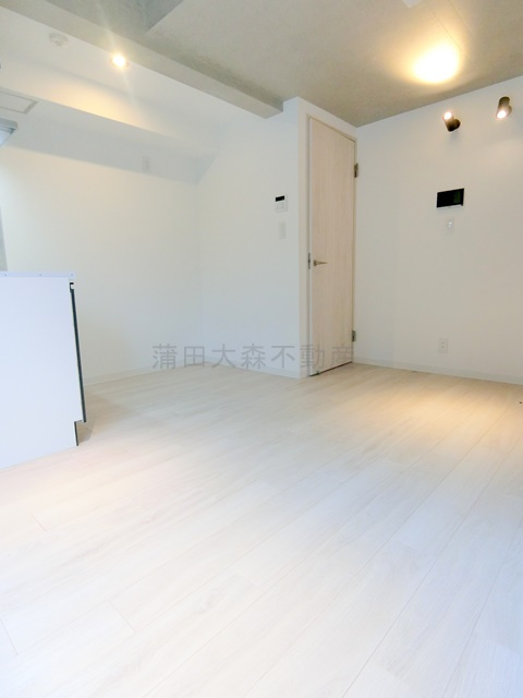 アーデン大森の居間・リビング|洋室7.8帖