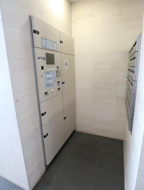 港区麻布十番３丁目の賃貸マンションのその他共用部分|宅配ボックス・メールボックス 