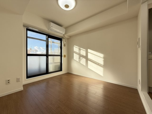 横浜市南区井土ケ谷下町の賃貸マンションの洋室