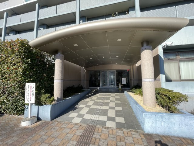 レックス・フェスタ野洲　天然木フルリノベーションのエントランス|2026年1月撮影