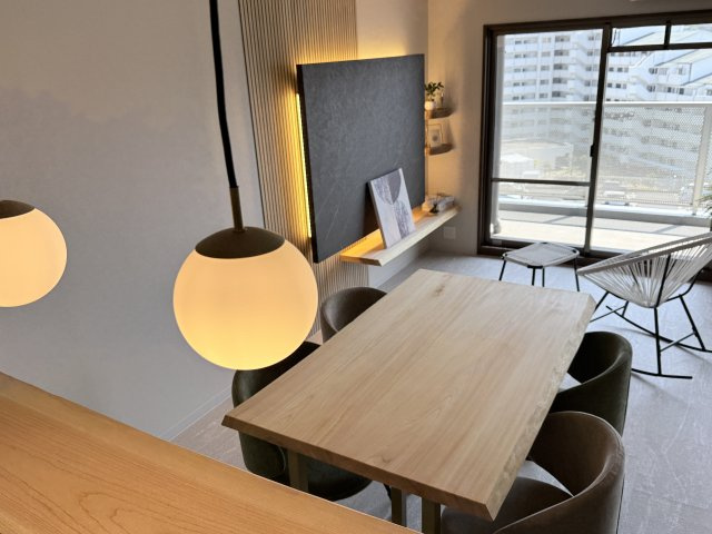レックス・フェスタ野洲　天然木フルリノベーションのダイニング