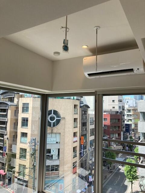 港区麻布十番２丁目の賃貸マンションのロビー|室内物干し 