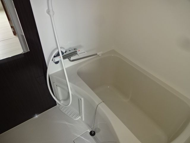 ＳＯＲＥＶＥ大島(ソレーヴ大島)の浴室