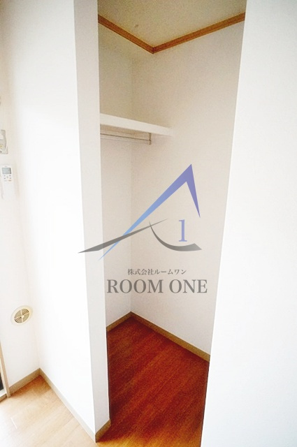 サンコーポ中丸子の収納|ウォークインクローゼットです。