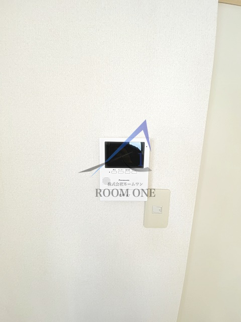 ロイヤルコスモのセキュリティ|モニター付インターホンです。