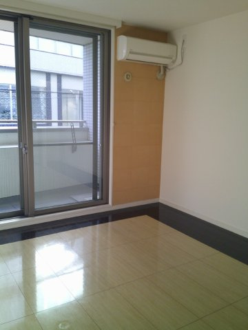 大阪市中央区今橋１丁目の賃貸マンションの居間・リビング