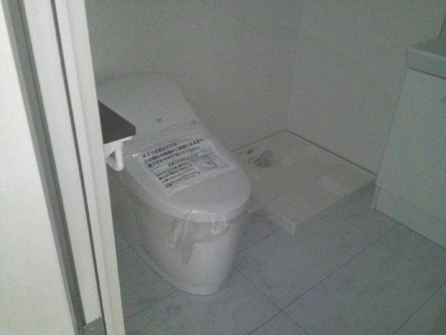 大阪市中央区今橋１丁目の賃貸マンションのトイレ