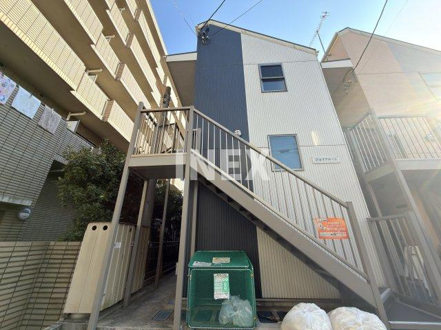 横浜市磯子区原町のアパートの外観