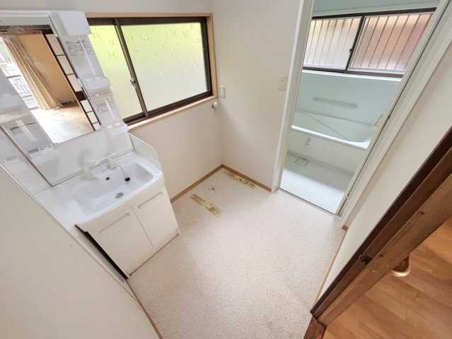 中野東6丁目戸建の洗面所