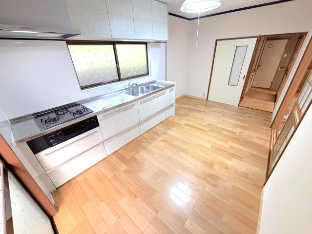 中野東6丁目戸建の居間・リビング