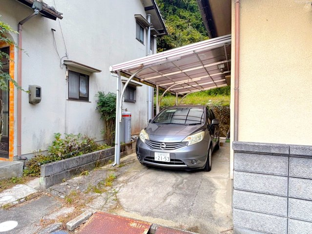 中野東6丁目戸建の駐車場