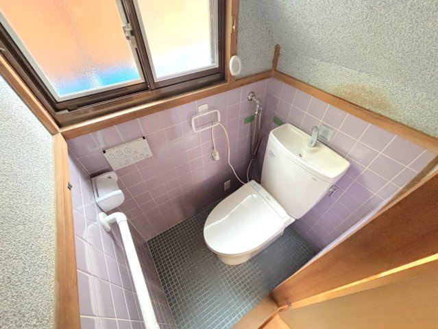 中野東6丁目戸建のトイレ