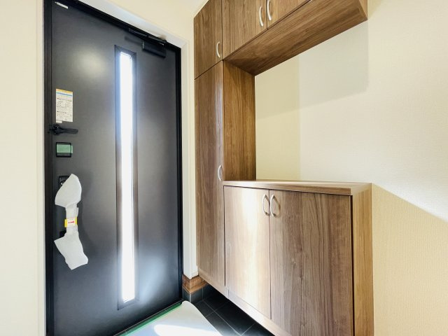 【玄関】 | 深谷市上柴町西第3　LiveleGarden.s　新築戸建　　全1棟　1号棟