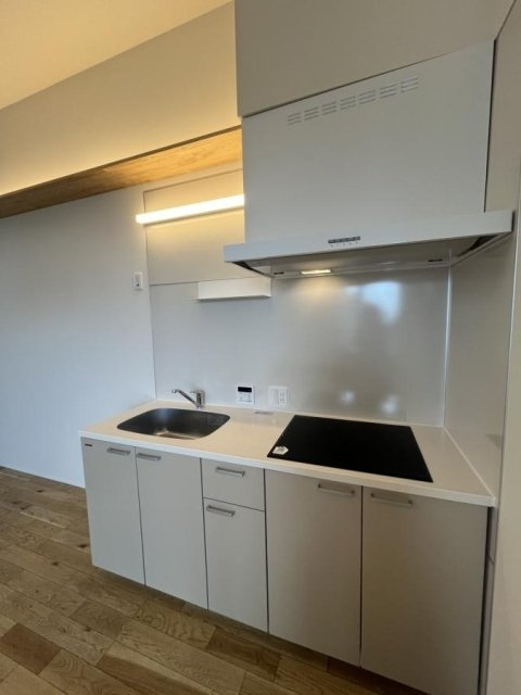 西大井テラスのキッチン|3口IHコンロ