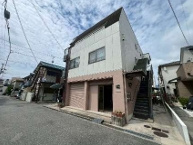 ハイツ中川の外観
