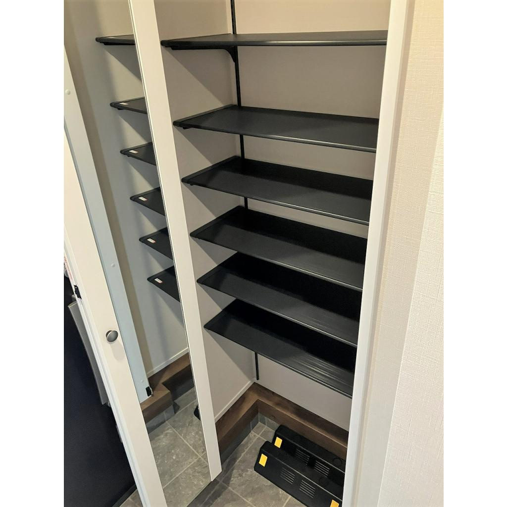 北新宿戸建の玄関