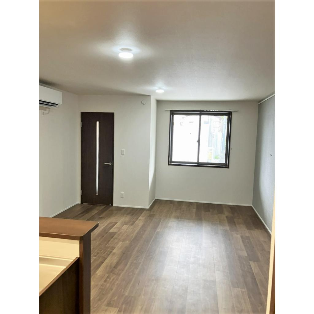 北新宿戸建の居間・リビング