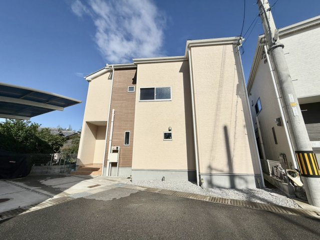 八幡市八幡女郎花　中古一戸建ての外観|周辺は落ち着いた街並みの住宅地！子育てがしやすい住環境です！