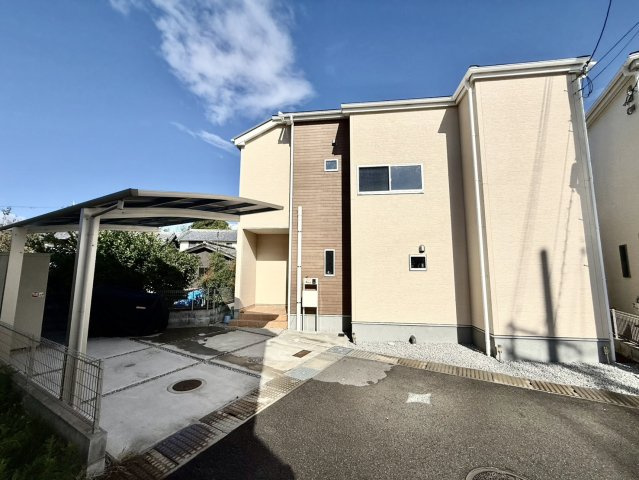 八幡市八幡女郎花　中古一戸建ての外観|周辺は落ち着いた街並みの住宅地！子育てがしやすい住環境です！