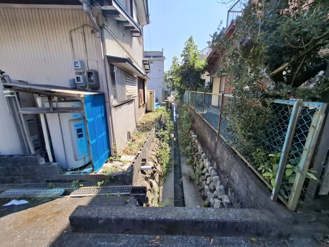 売土地　静岡市葵区瀬名６丁目の周辺|横には水路があります