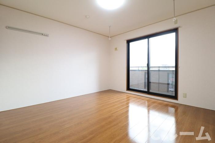 ロイヤルパレス春日山の寝室