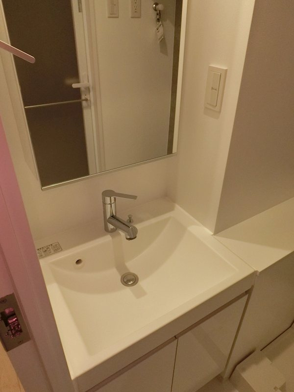 新品家具付きマンション西新宿15(KaGood東京)の洗面所