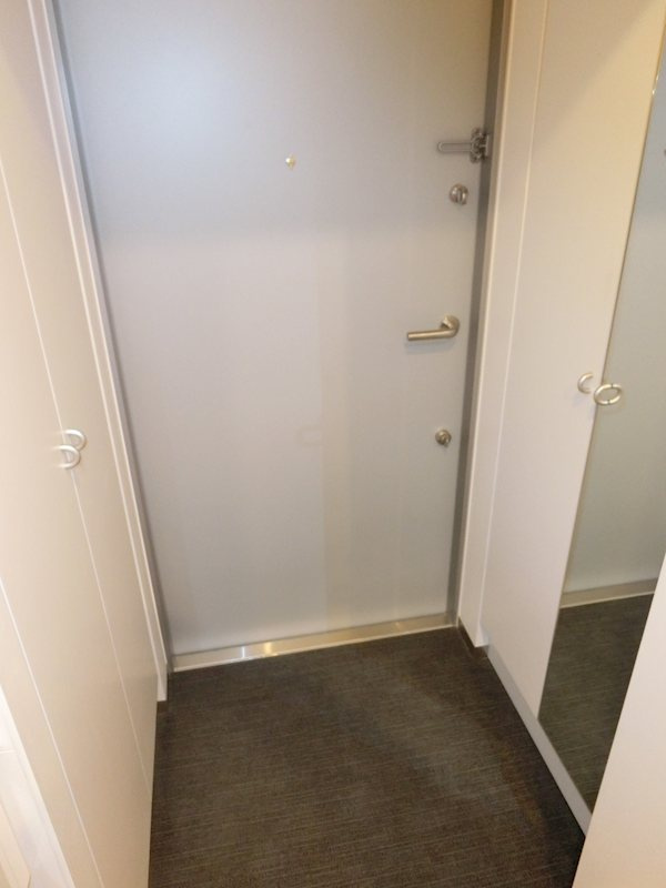 新品家具付きマンション西新宿15(KaGood東京)の玄関