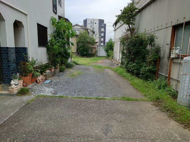 売土地　静岡市駿河区曲金5丁目の前面道路含む現地写真|位置指定道路