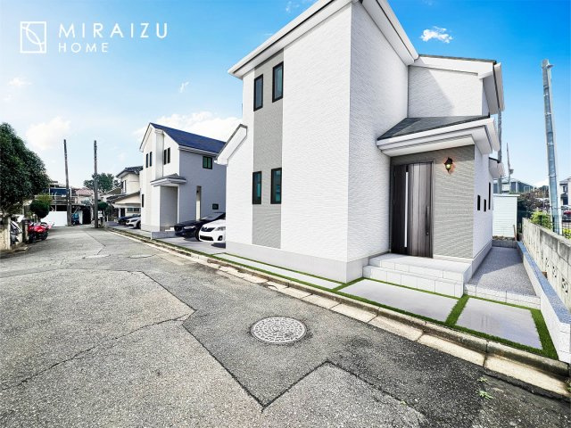 【完成予想図】 | ※イメージですいってきます♪ただいま♪明るい声が聞こえてきそうな玄関。ナチュラルなカラーがとても清潔感のある造りです♪