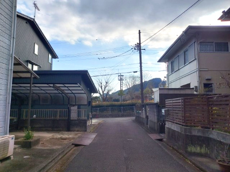 【前面道路含む現地写真】の画像