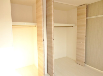 【その他】 | D-room椿 | 洋室5.3帖の収納