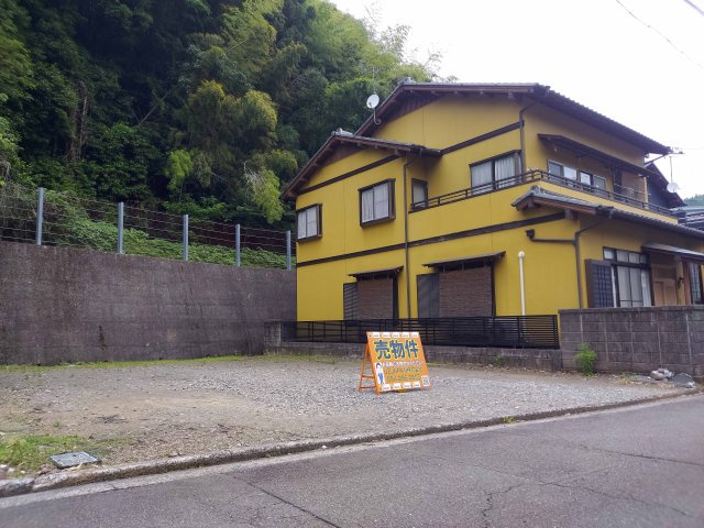 売土地　静岡市清水区伊佐布の前面道路含む現地写真