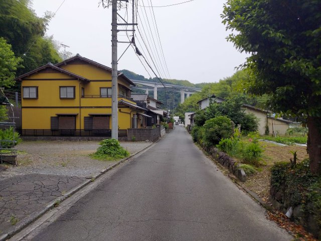 売土地　静岡市清水区伊佐布の前面道路含む現地写真