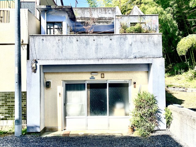 売土地　静岡市葵区沓谷２丁目の外観|周りには自然を感じられる空間があります。