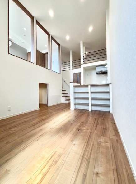 熊本市中央区琴平２丁目のアパートの居間・リビング