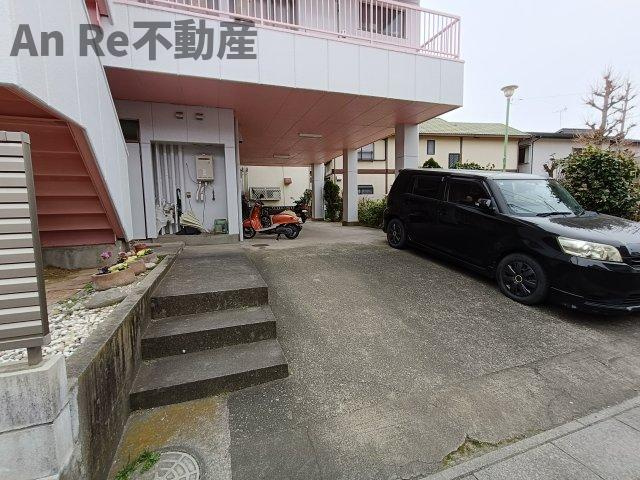 カームハイツの駐車場